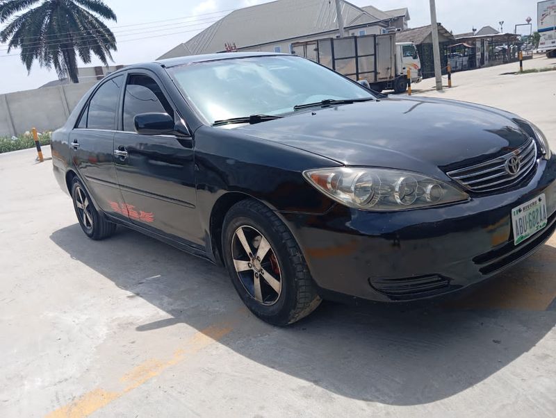 Thumbnail 2 of 2003 Toyota Camry LE